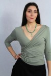 Oliwkowa  zakładana kopertowo bluzka -  Ela