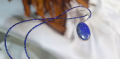 Wisior - lapis - lazuli, niebieski kamień, długi, drobne kamienie_artmotyw