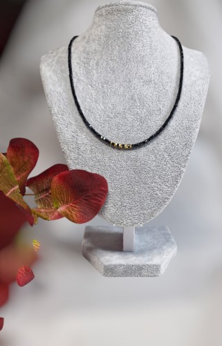 Naszyjnik - czarny spinel, pozłacane srebro, kamienie naturalne, elegancki, prosty_artmotyw