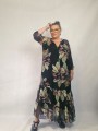 Sukienka - elegancka, czarna, kwiaty, wzorzysta, długa, cienka, zwiewna, z falbanami_artmotyw