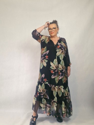 Sukienka - elegancka, czarna, kwiaty, wzorzysta, długa, cienka, zwiewna, z falbanami_artmotyw