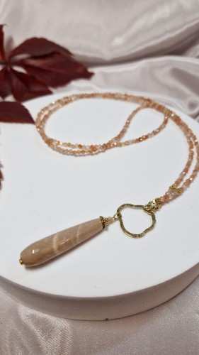 Wisior - drobne kamienie, kamień słoneczny, kamienie naturalne, pozłacane srebro, długi, beżowo - złoty_artmotyw