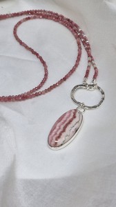 Wisior z rodonitów - Różowy świt  