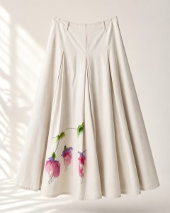 Szeroka spódnica z zakładkami  w ręcznie malowany wzór  kwiatowy , rozm. S - Lorena